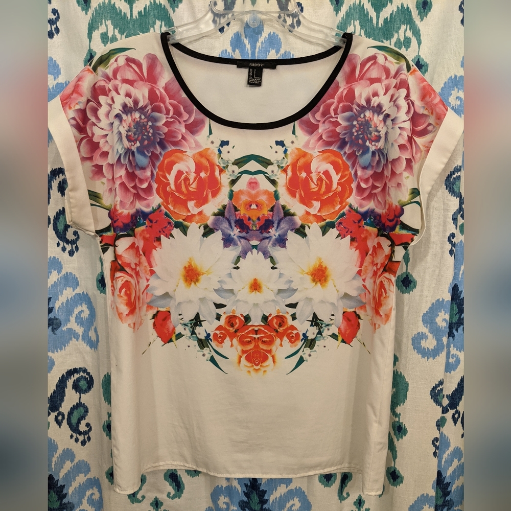 Forever 21 floral blouse size small